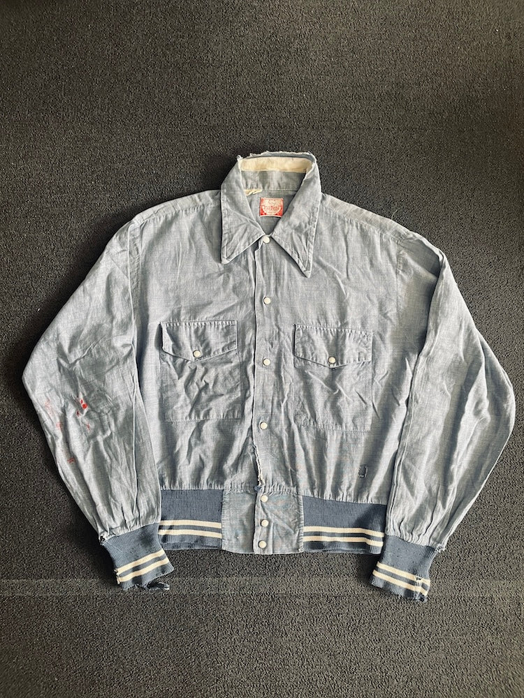 This shirt is a mix of chambray, marine and western elements that I also bought at the time. It has a great design and I wore it often during my time in Paris.