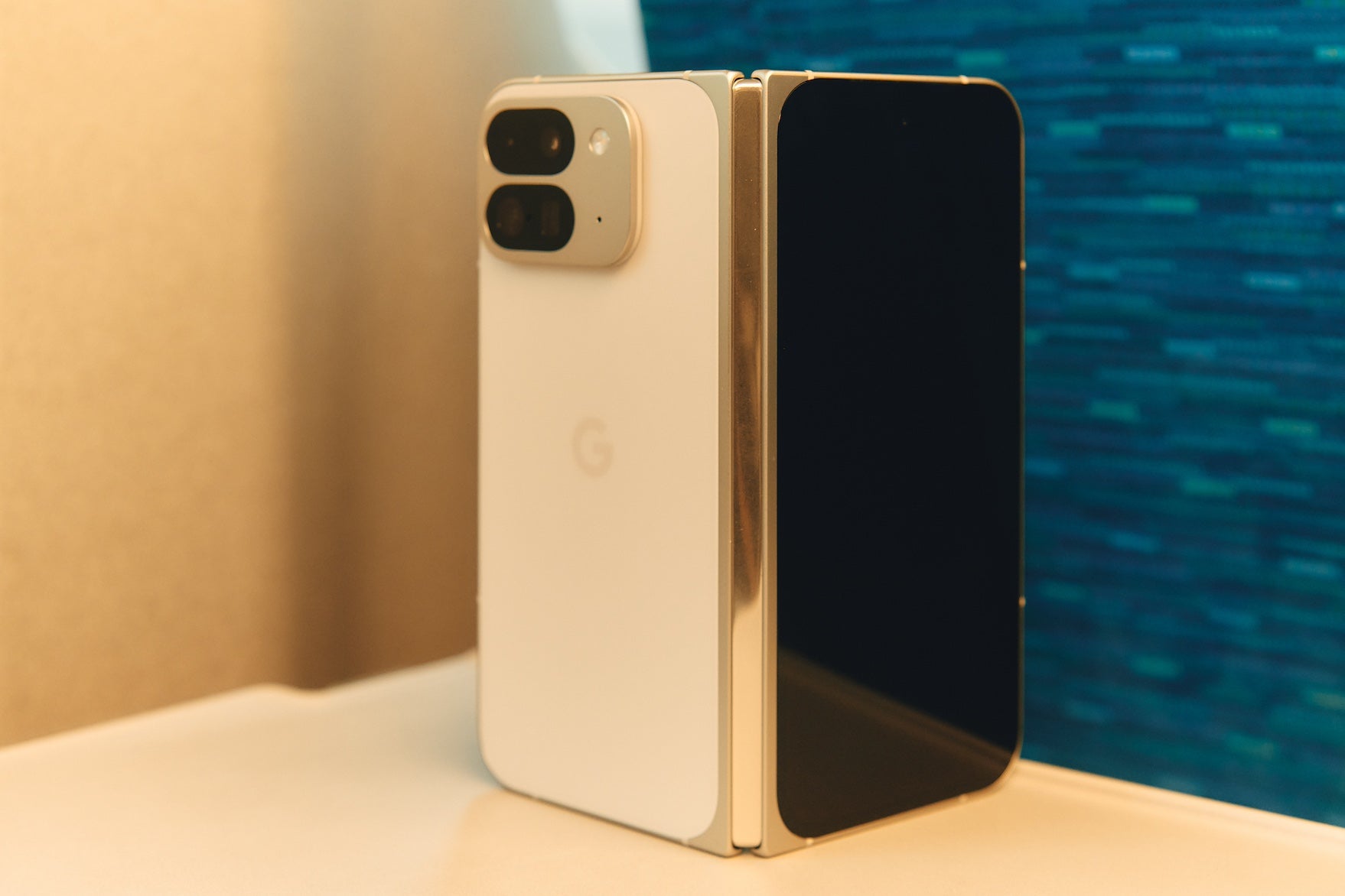 Google Pixel 9 Pro Foldの背面