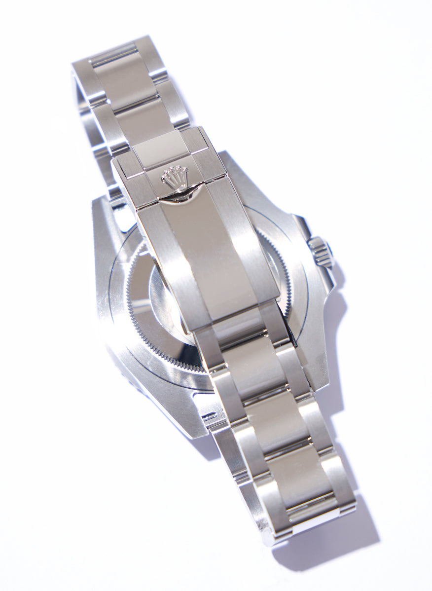 The three-link Oyster bracelet, which was created in the 1930s, is highly durable, and there is also the five-link Jubilee bracelet.