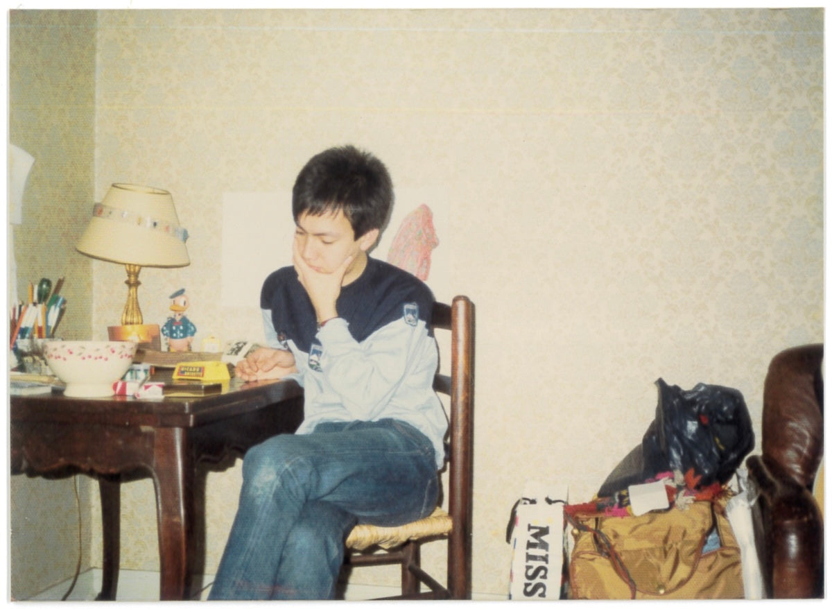 In a photo taken in Barbès' apartment, on his desk is a Donald Duck figurine of the same age, made in 1959 and purchased in LA!