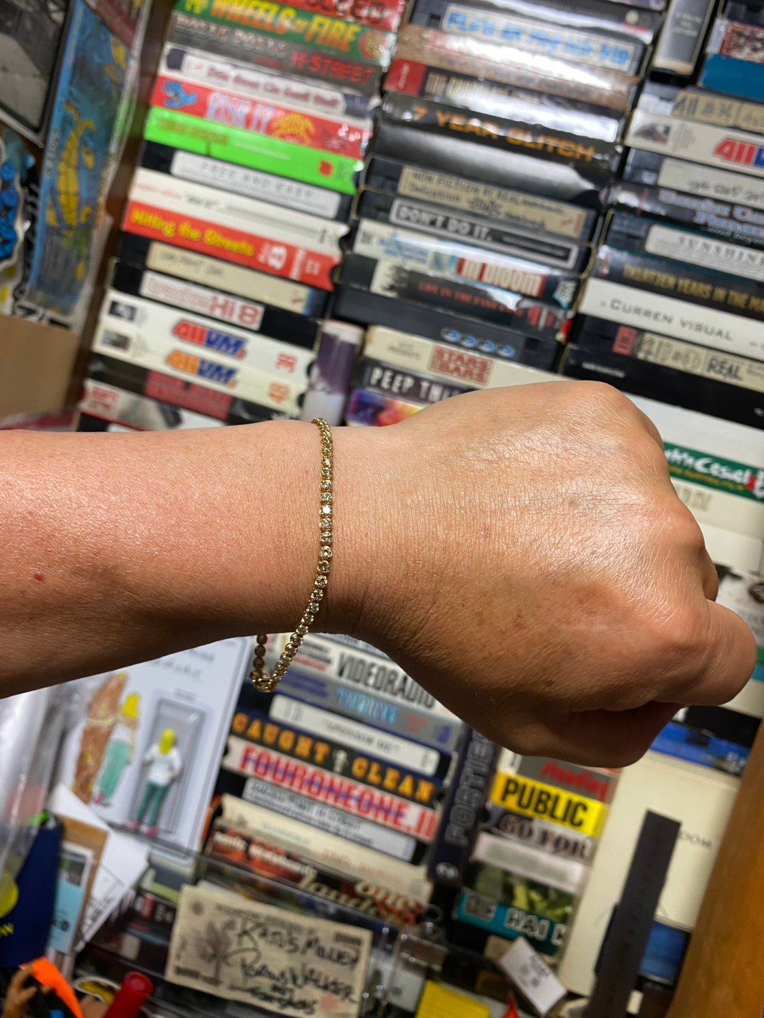 加藤さんが手にした、2代目テニスチェーンブレスレット。
