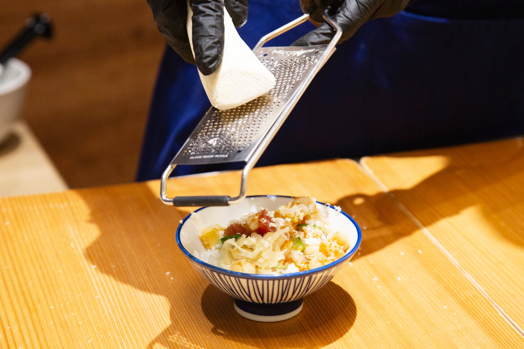 The specialty seafood and mountain wasabi bowl is made by marinating several kinds of seafood and sprinkling mountain wasabi on top. The freshly grated mountain wasabi aroma will definitely whet your appetite. Of course, you can eat as many bowls as you like.