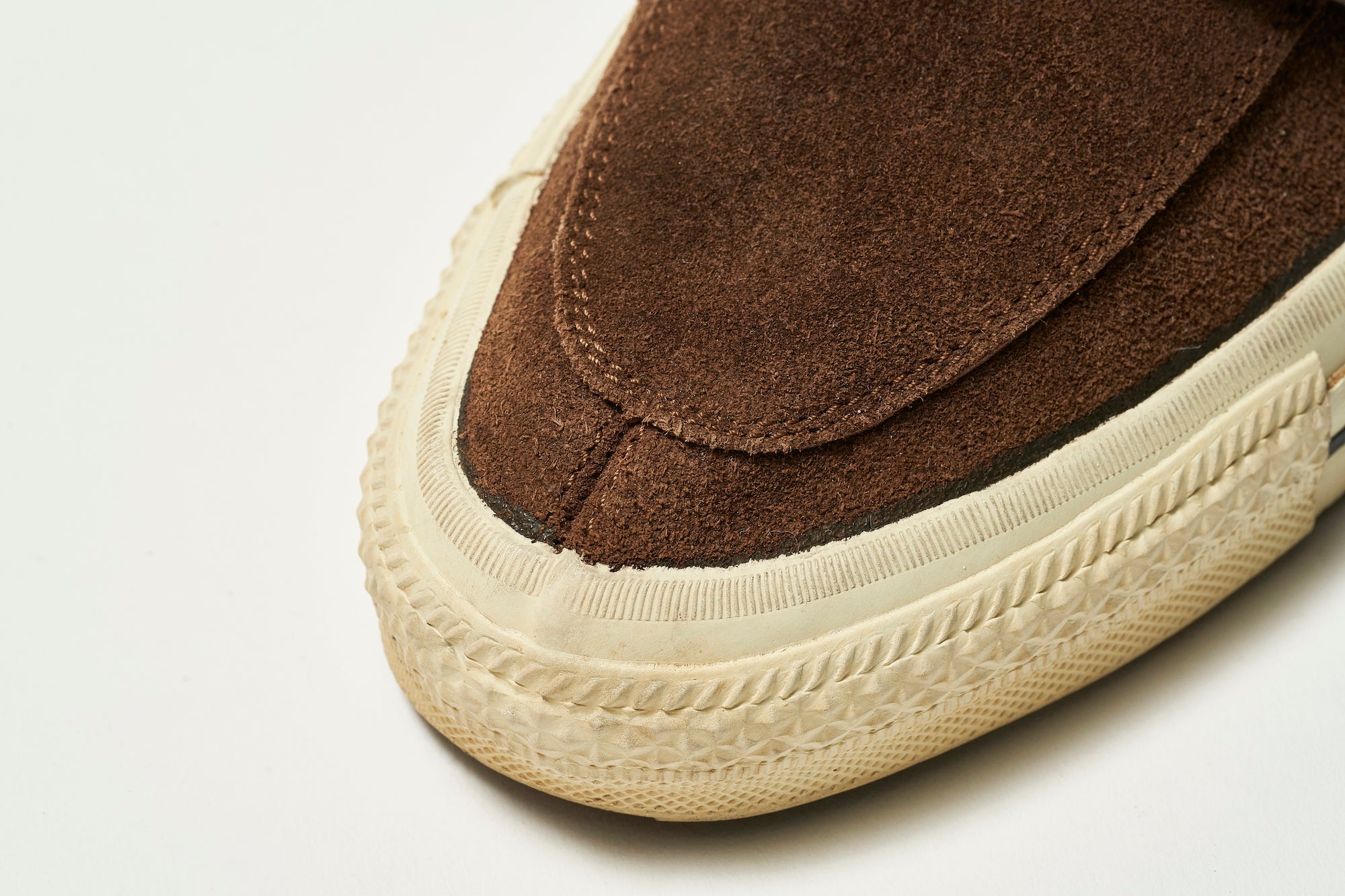 Although it is a loafer, it has almost the same specifications as the One Star except for the upper design. The star pattern on the toe bumper is also the same as the One Star.