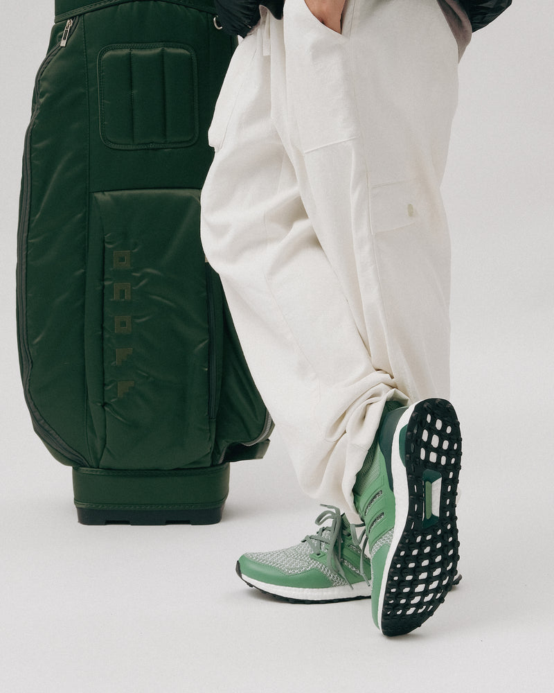 ラグのパターンはブランドによってさまざま。ほぼスニーカーのような見た目なので、日常使いを提案するメーカーも多い。