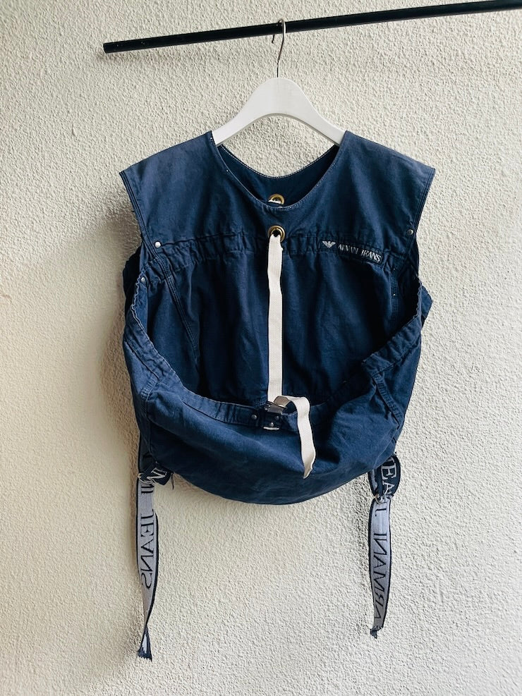Newspaper vest from Armani Jeans. Starting price is ¥10,000.