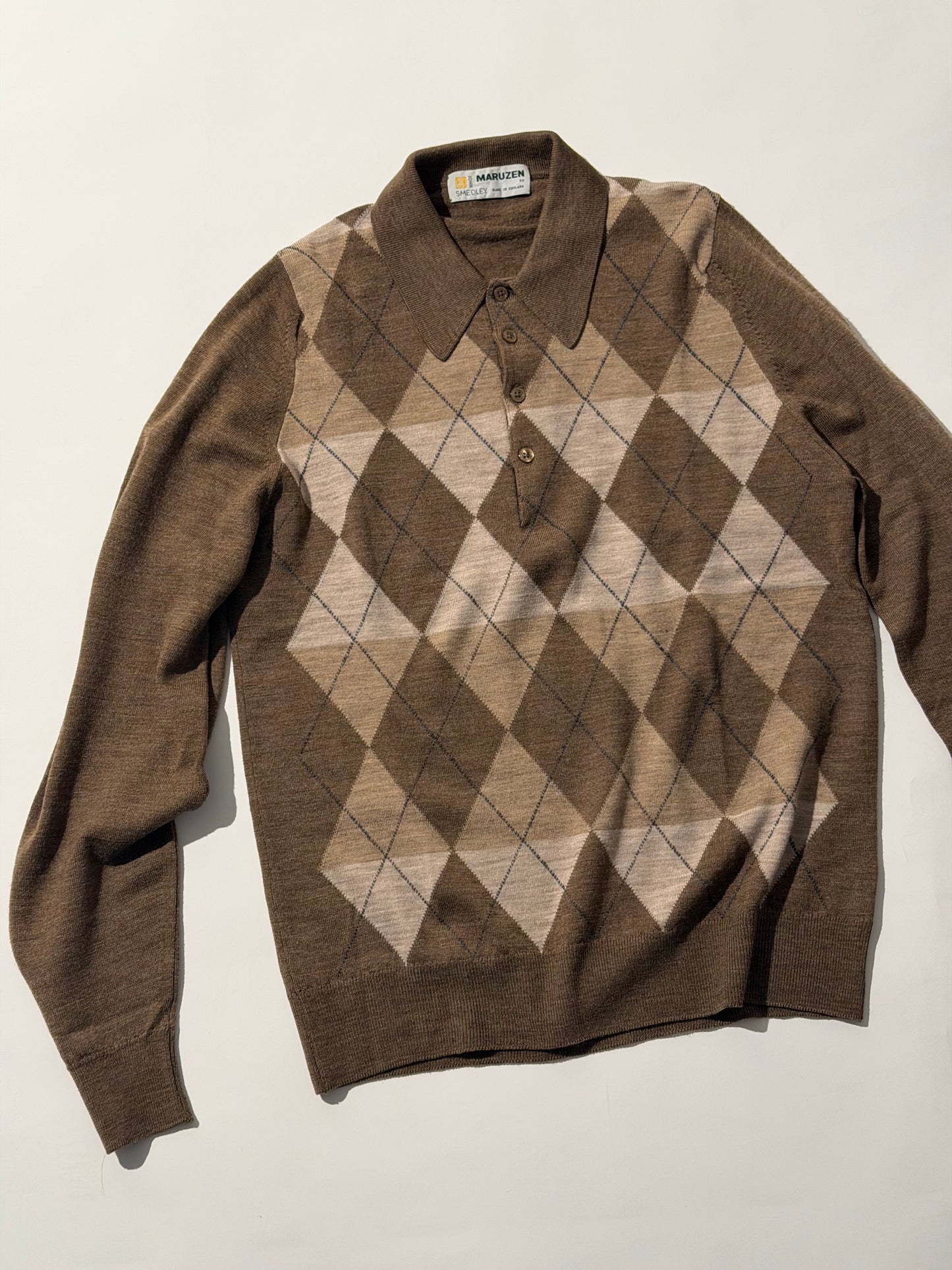 フイナム編集部：MARUZEN by JOHN SMEDLEYのニット