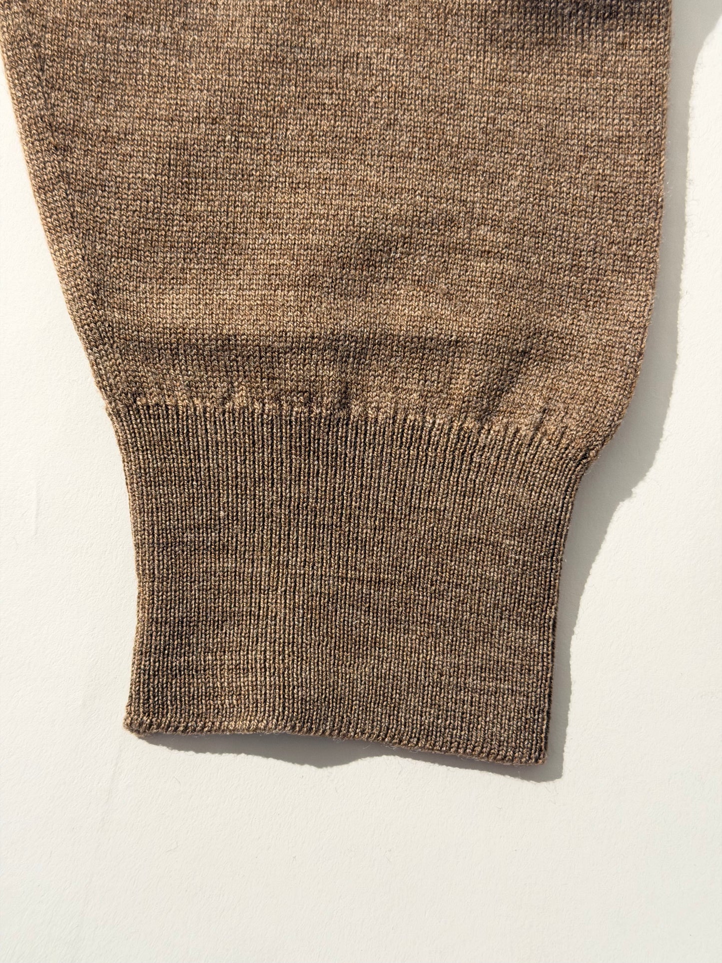 フイナム編集部：MARUZEN by JOHN SMEDLEYのニット