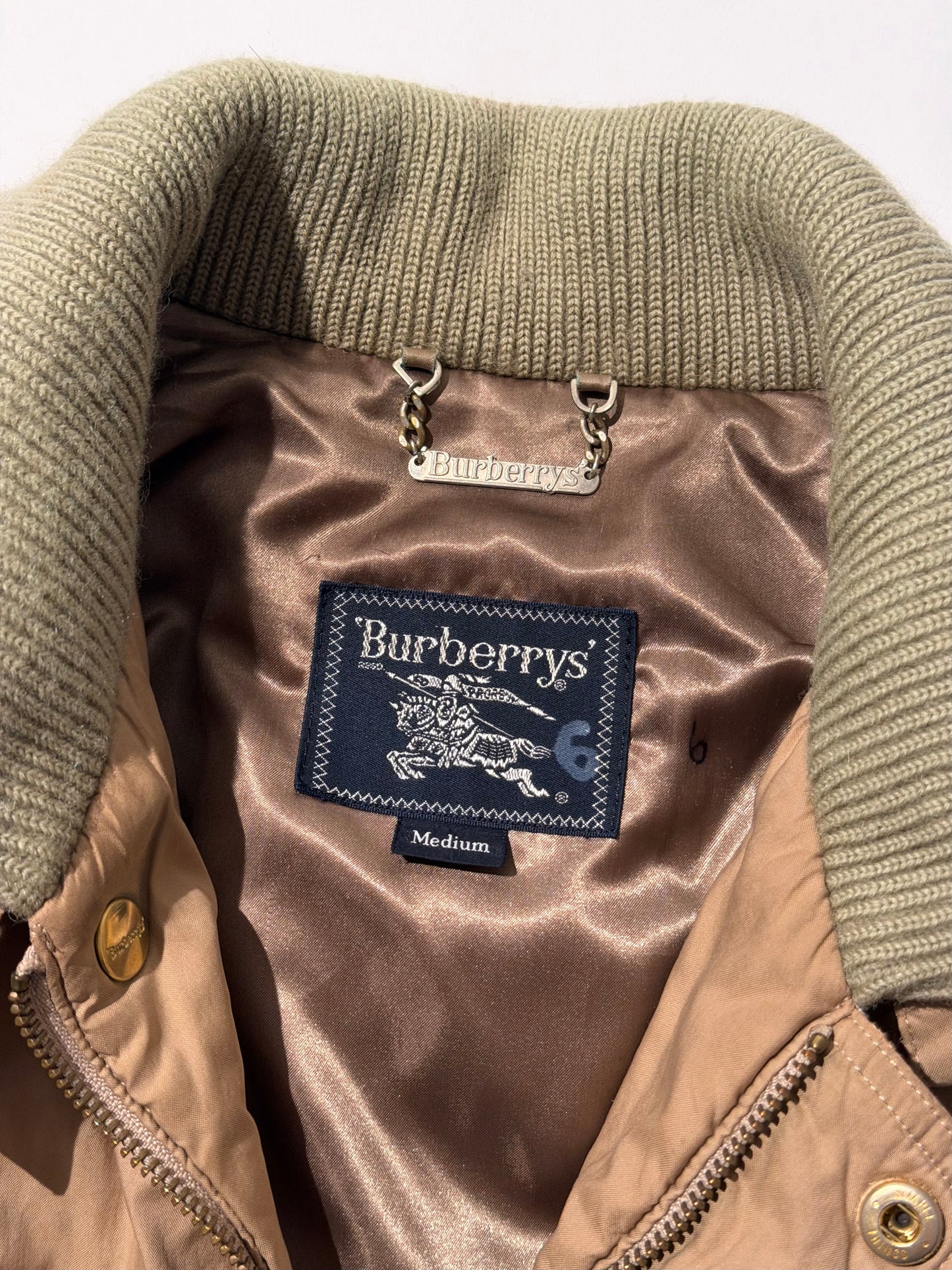 フイナム編集部：Burberryのダウンジャケット