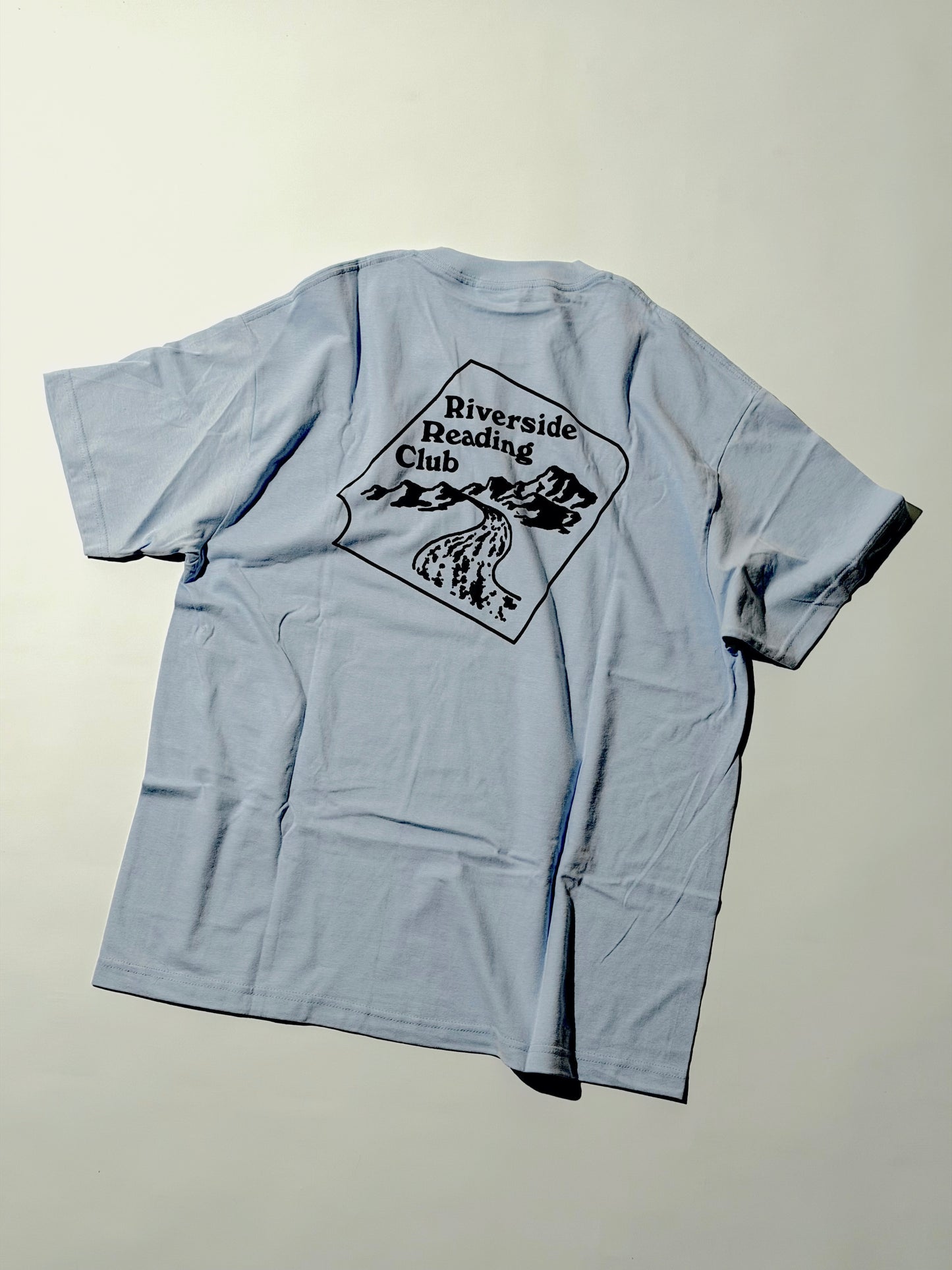 フイナム編集部：Riverside Reading ClubのTシャツ