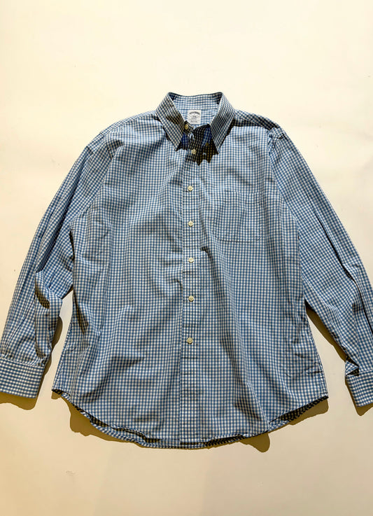 Brooks Brothersのボタンダウンシャツ