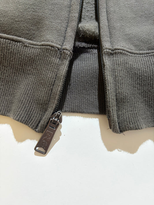 迫田将輝（BARBER SAKOTA）：N.HOOLYWOOD × Timberland PROのジップパーカ