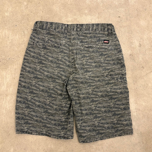 Dickiesのショートパンツ