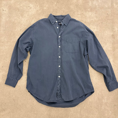 GAPのボタンダウンシャツ