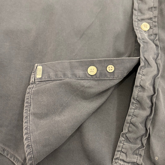 GAPのボタンダウンシャツ