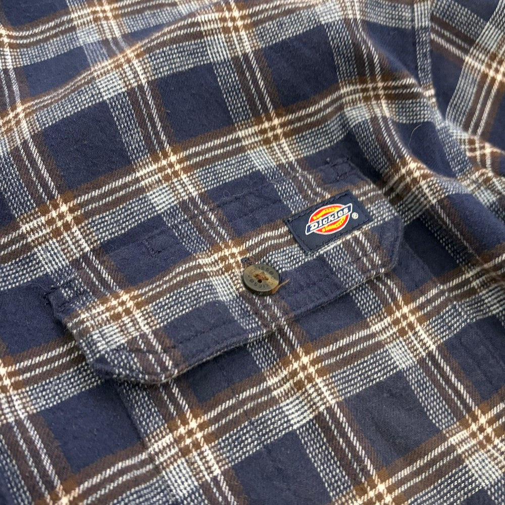 Dickiesのネルシャツ