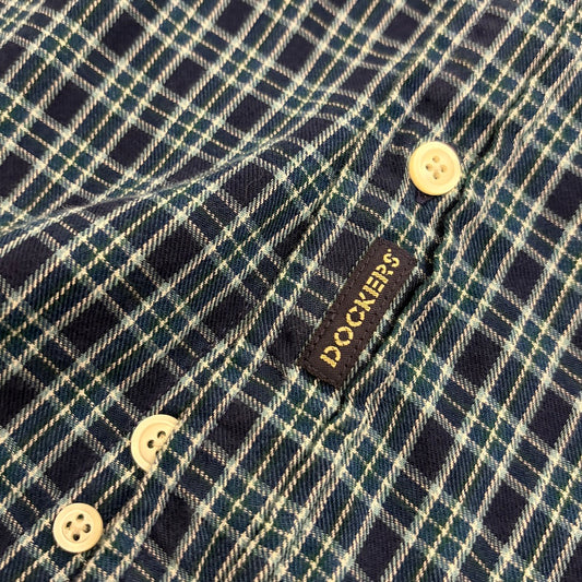 DOCKERSのボタンダウンシャツ