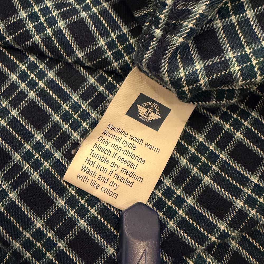 DOCKERSのボタンダウンシャツ