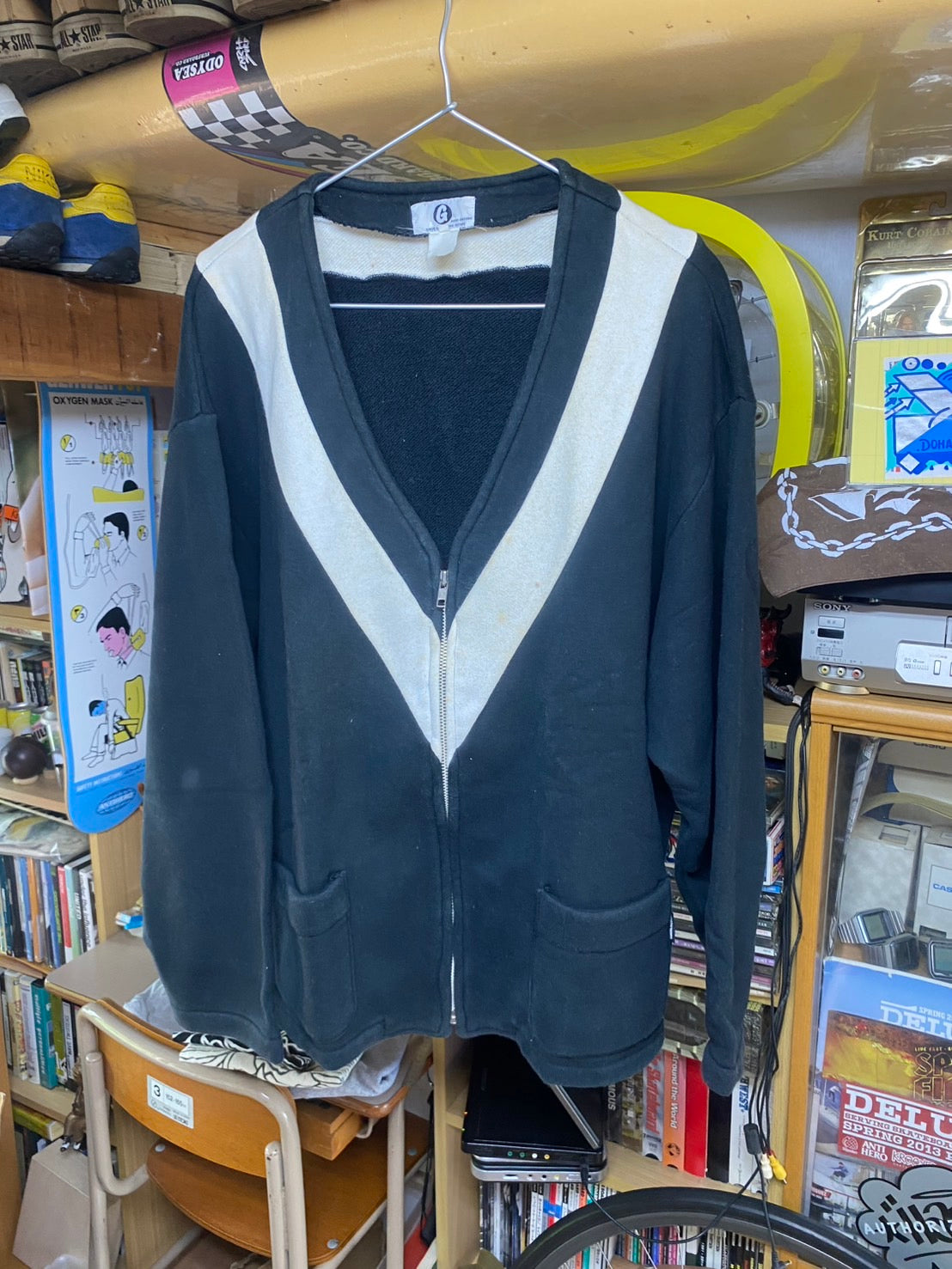 とにかく〈グッドイナフ〉が好きだったので、TシャツとロンTのアンサンブルやニットやフリースなどなど、かなりの数を購入し現在でも大切に保管。当時の加藤さんにとって、渋谷＝〈グッドイナフ〉と言っても遜色のないコレクションです。