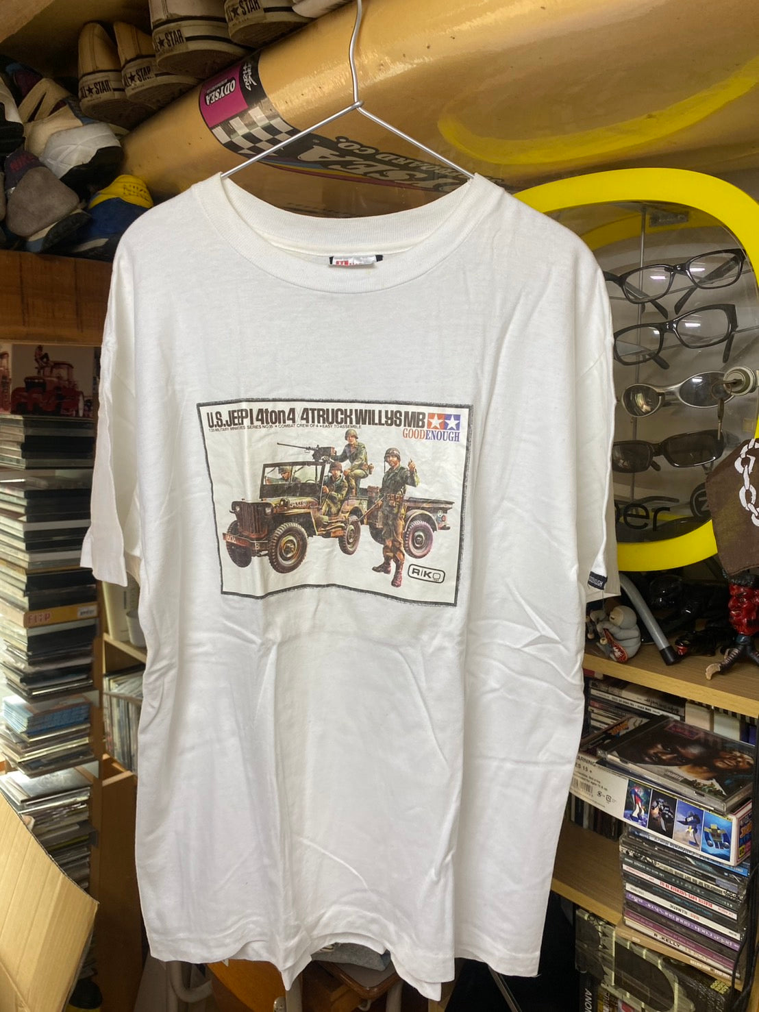 当時買い集めた〈グッドイナフ〉のTシャツコレクションの一部。圧倒的に白ボディが多いことからも、時代と加藤さんの趣向を感じます。
