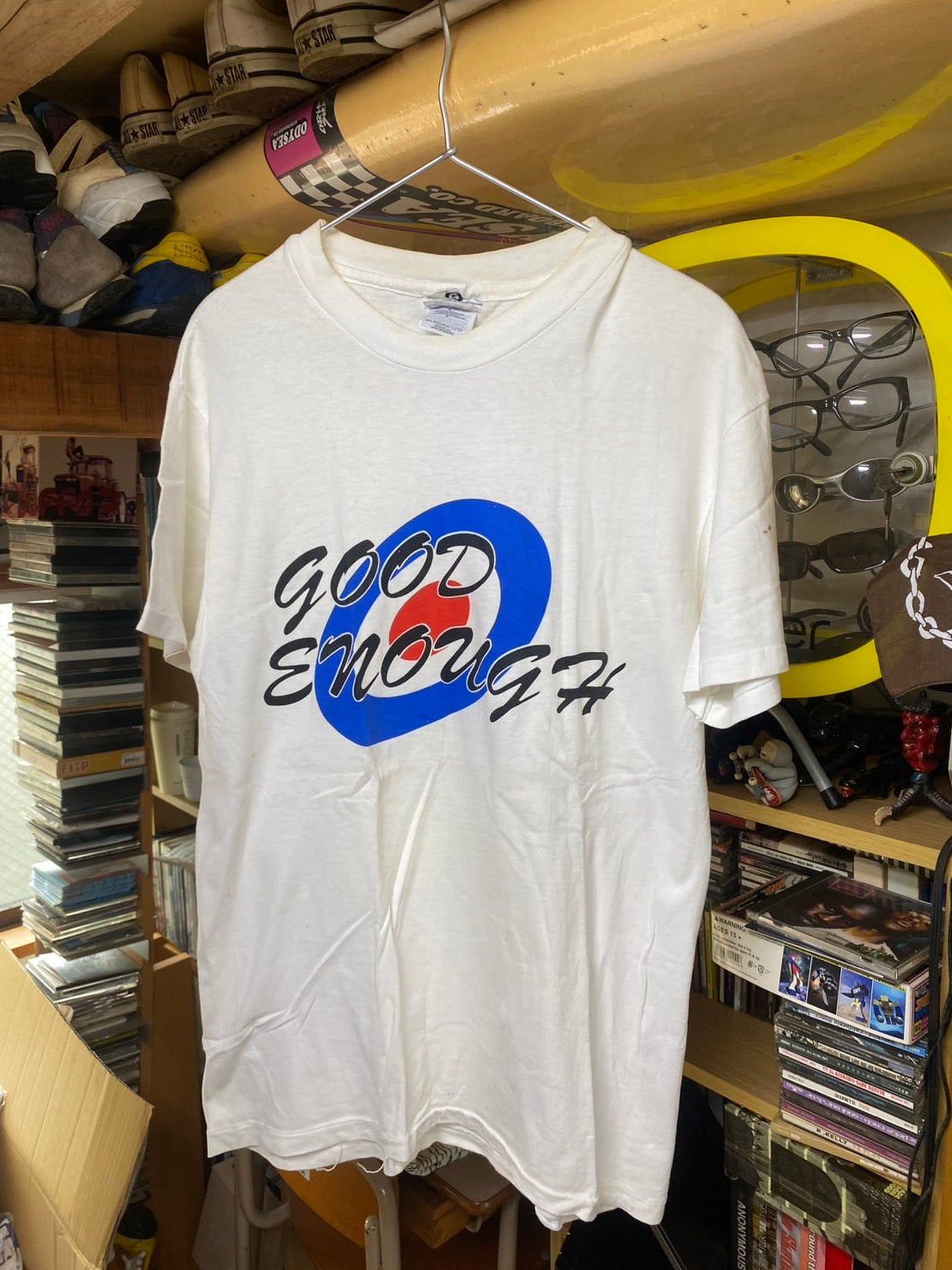当時買い集めた〈グッドイナフ〉のTシャツコレクションの一部。圧倒的に白ボディが多いことからも、時代と加藤さんの趣向を感じます。