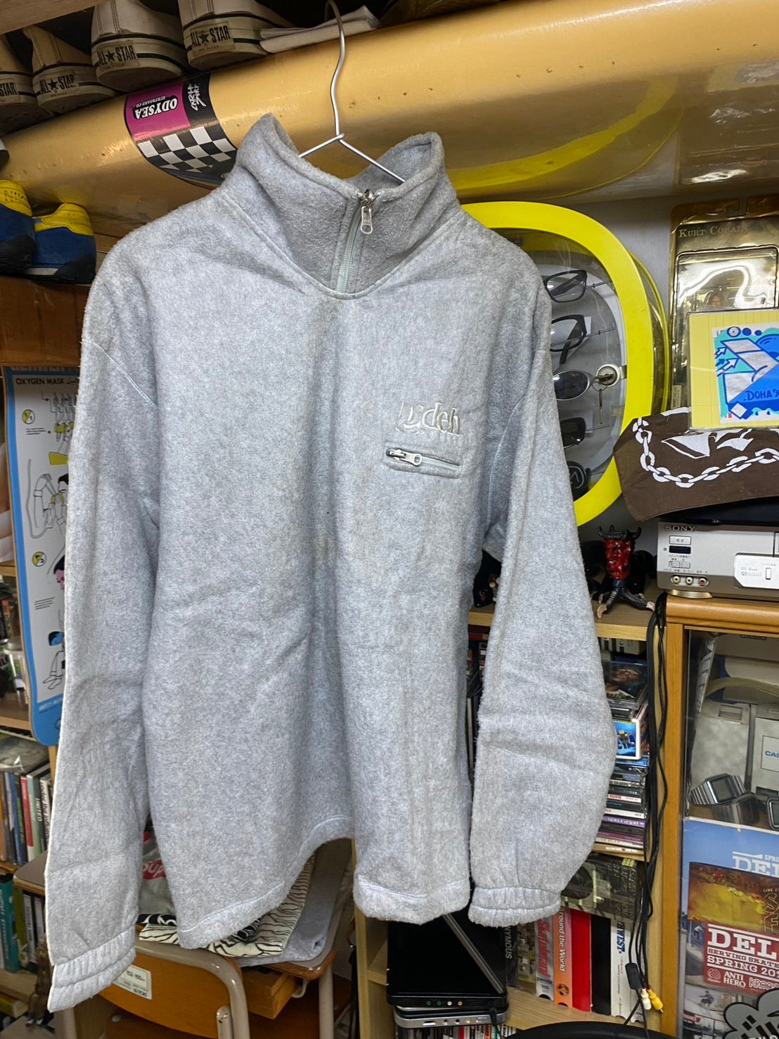 とにかく〈グッドイナフ〉が好きだったので、TシャツとロンTのアンサンブルやニットやフリースなどなど、かなりの数を購入し現在でも大切に保管。当時の加藤さんにとって、渋谷＝〈グッドイナフ〉と言っても遜色のないコレクションです。
