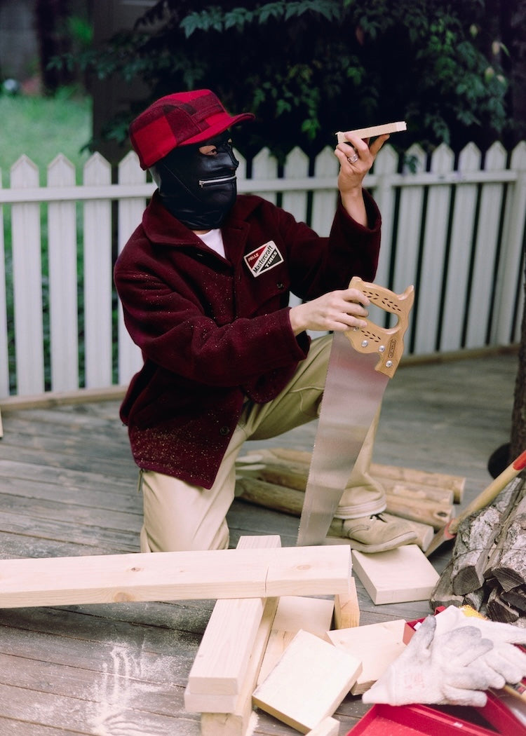 The look from GENERAL RESEARCH shows that it reflects the things and events that caught Kobayashi's attention at the time.