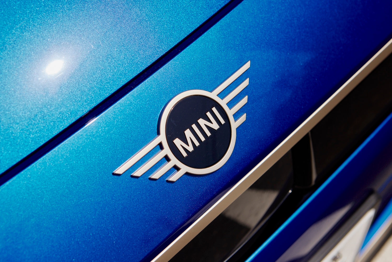 The wing emblem represents the vitality of MINI and a desire for even higher performance.