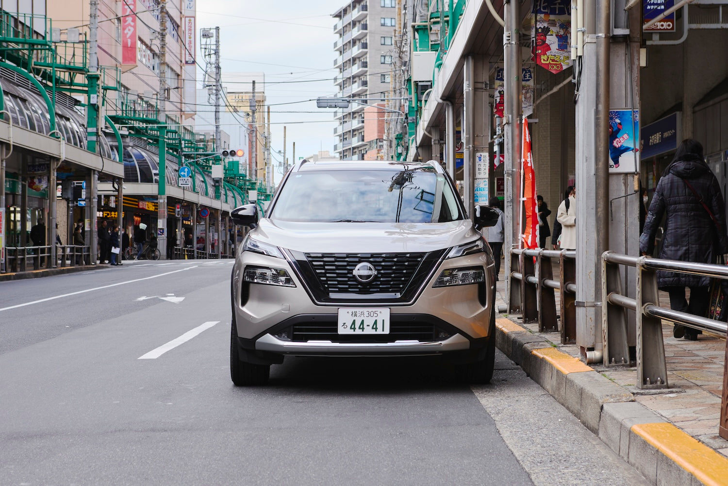 In order to achieve the ideal proportions, the tires are laid out so that they run as close to the side of the body as possible.