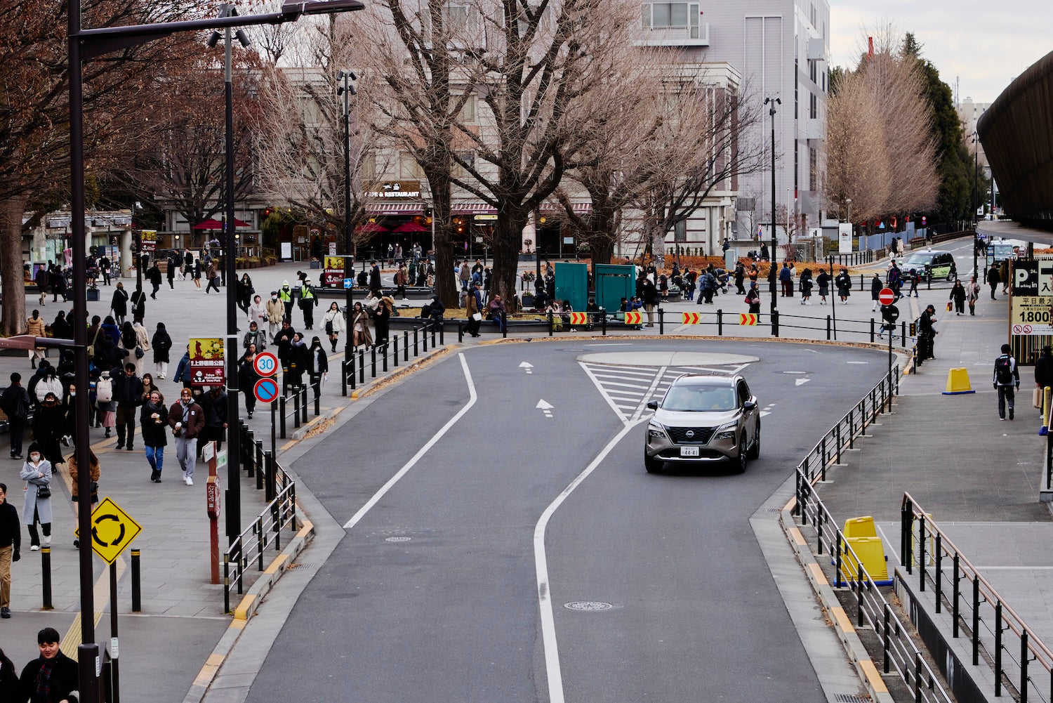 The bold front view is a perfect match for outdoor scenes as well as around town like this.