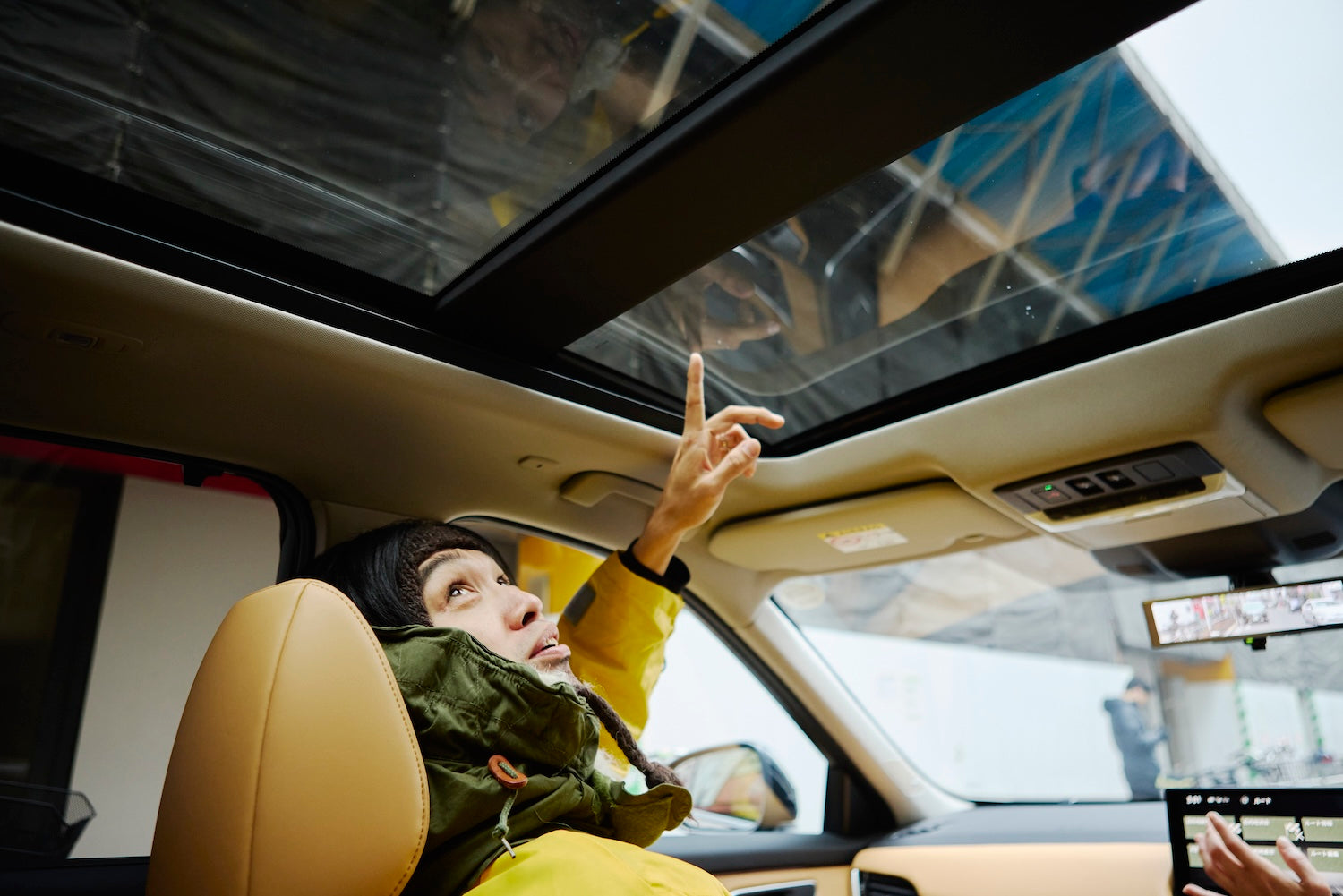 A panoramic glass roof is available as a manufacturer's option. It uses privacy glass that blocks approximately 90% of UV rays.