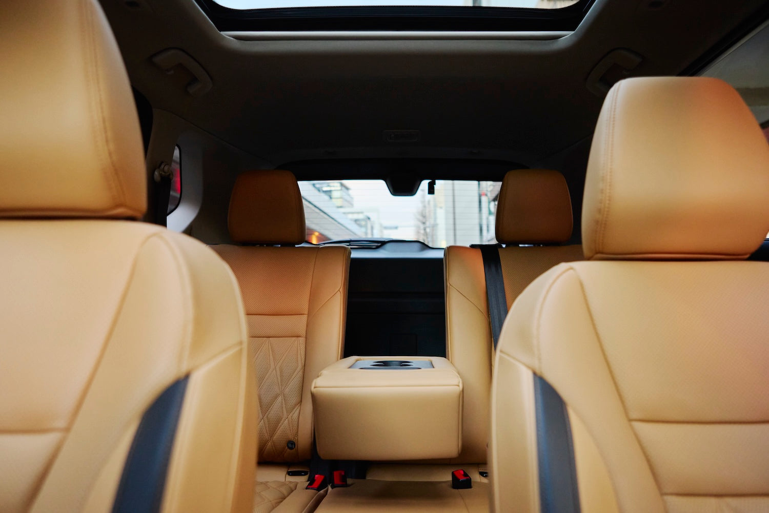 The interior has a uniform look. You can see the height of the ceiling.