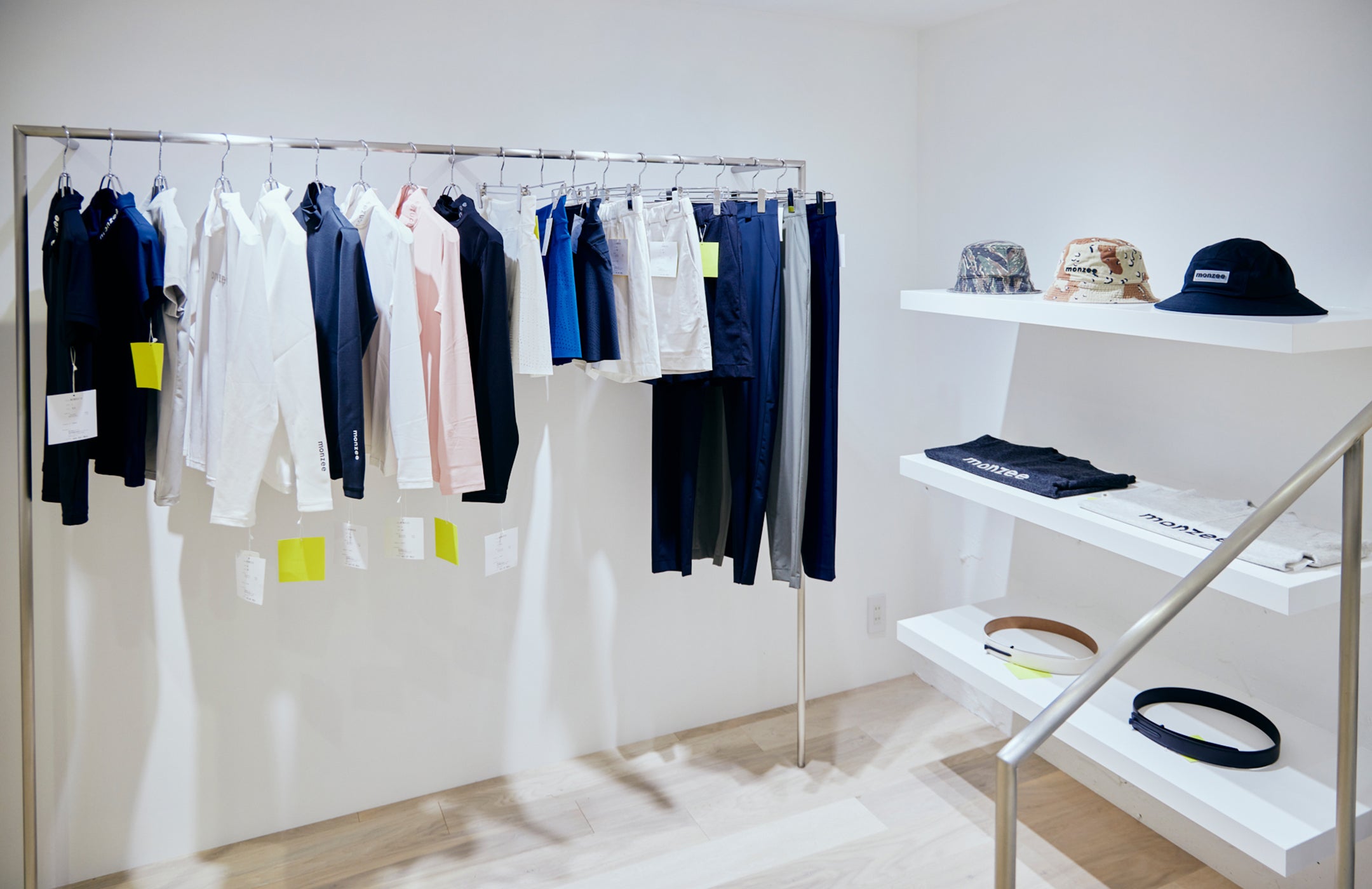 人気のウェアは機能性と快適性に優れ、ゴルフがしやすいパターンで設計されている。