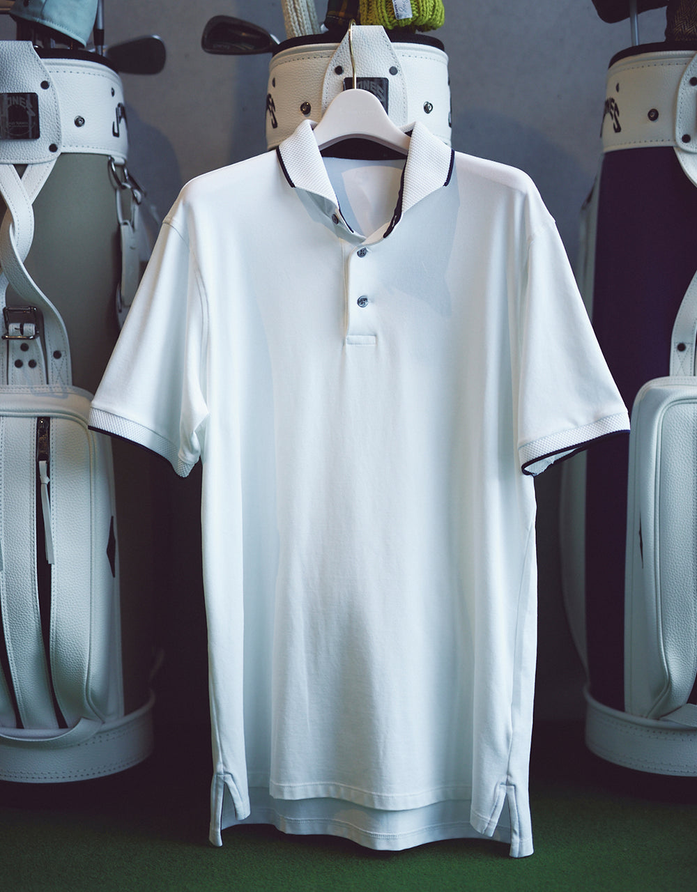 〈グレイソン〉のポロシャツ
