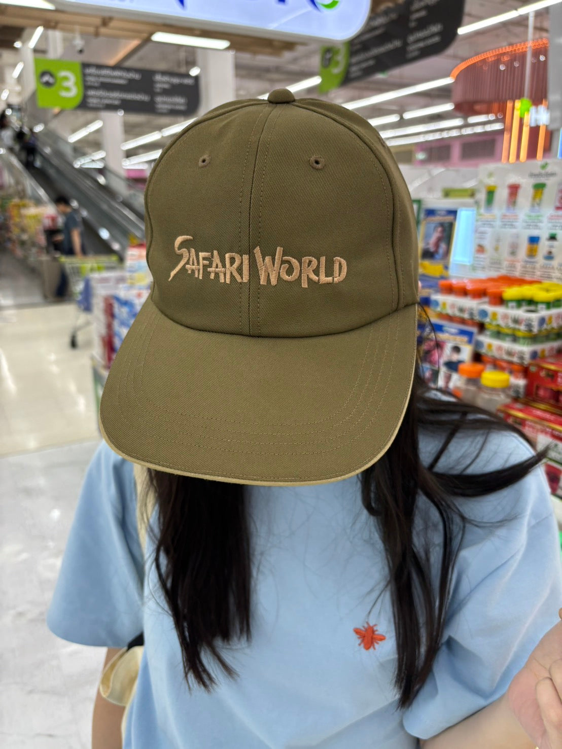 欲しかったキャップ。バックに「THAILAND」いう刺繍もあって、スーベニア感がかわいい。