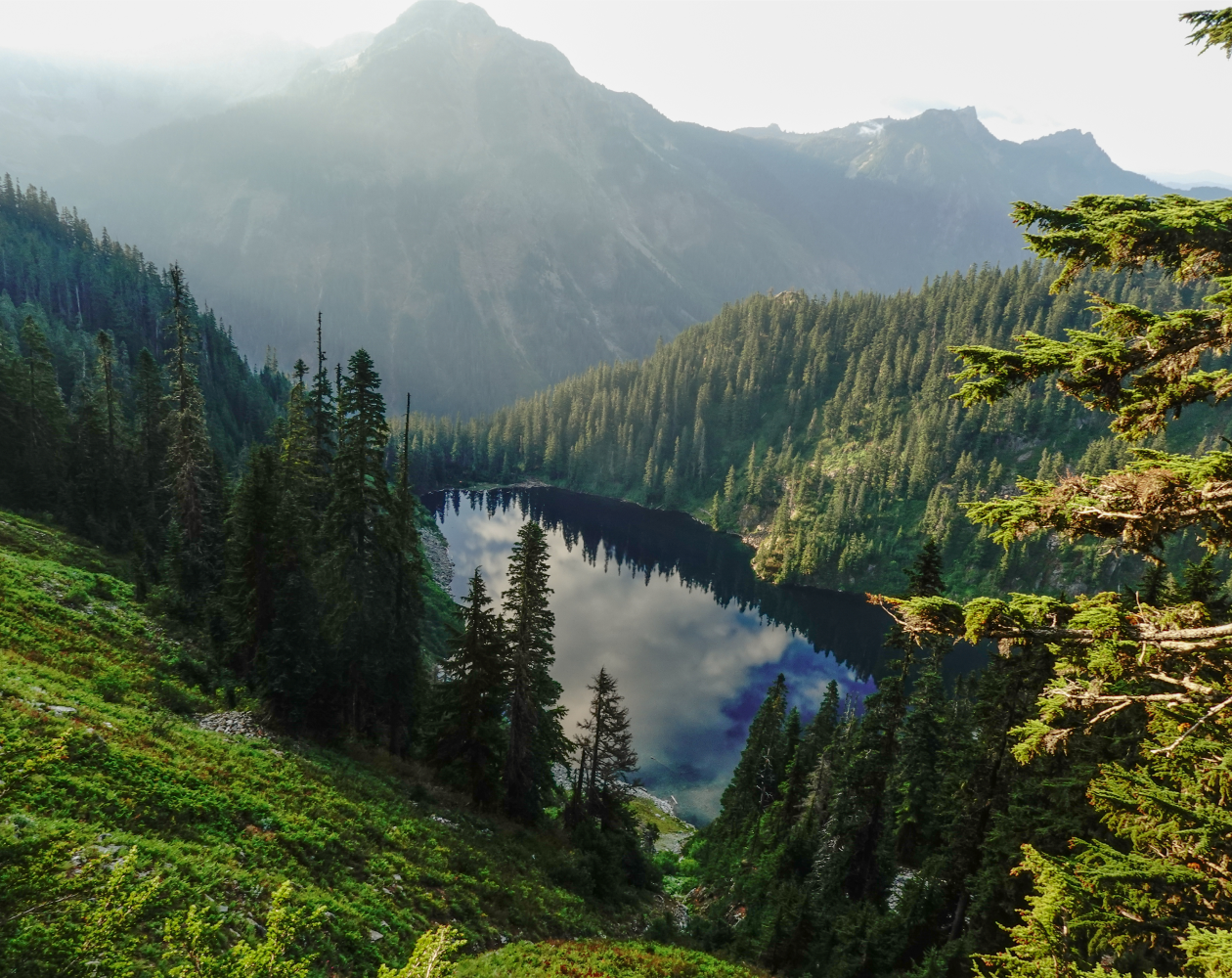 The scenery is definitely different overseas.<br>
 Vol.2 Pacific Crest Trail (USA)