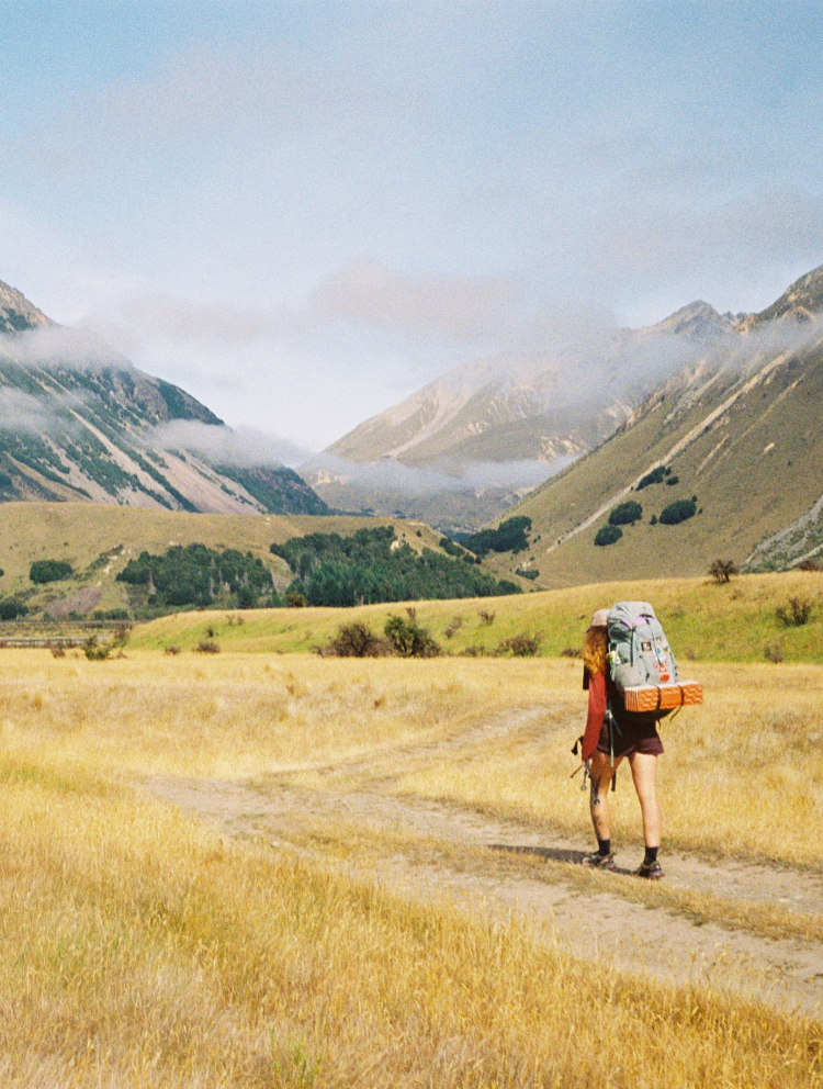 The scenery is definitely different overseas.<br>
 Vol.1 Te Araroa (New Zealand)