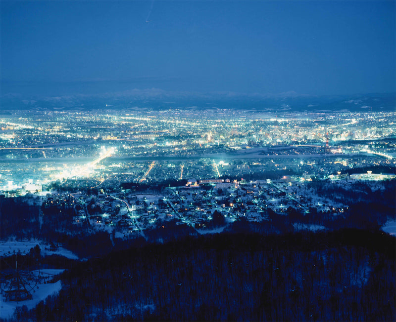 Santa Present Park, where the Snowboarding World Cup was also held, is famous for its beautiful night view, as shown in the photo. The feeling of gliding through the night view is truly special.